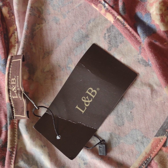 Lucky & Blessed 3x plum floral dolman long-sleeved  top. - Picture 5 of 5